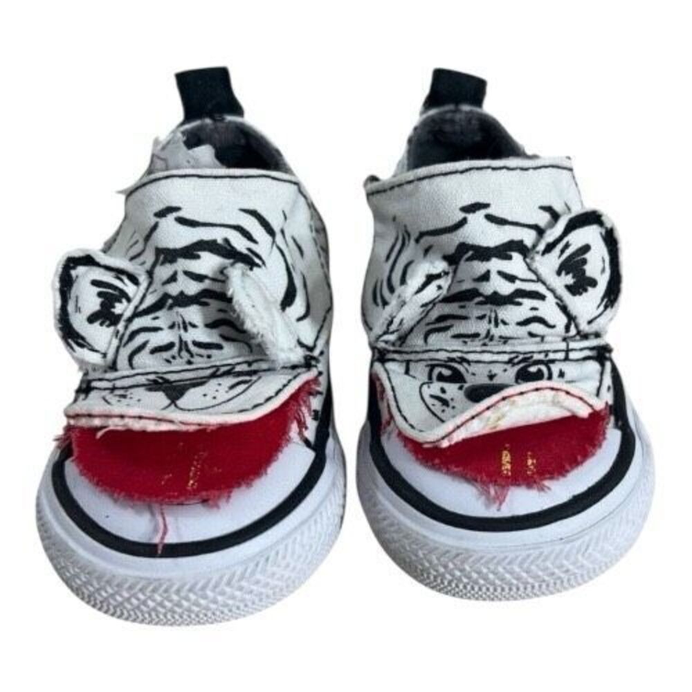 Converse Infant White Black Tiger Sneakers Size 4 Low-Top Toddler Casual Shoes